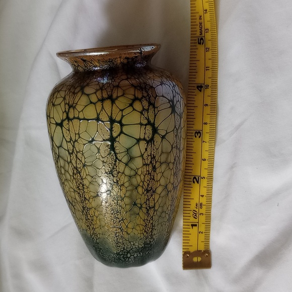 Hand blown Crackle Glass Vase - Picture 4 of 4